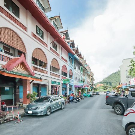 OYO 1163 Eden Hostel Phuket Buitenkant foto