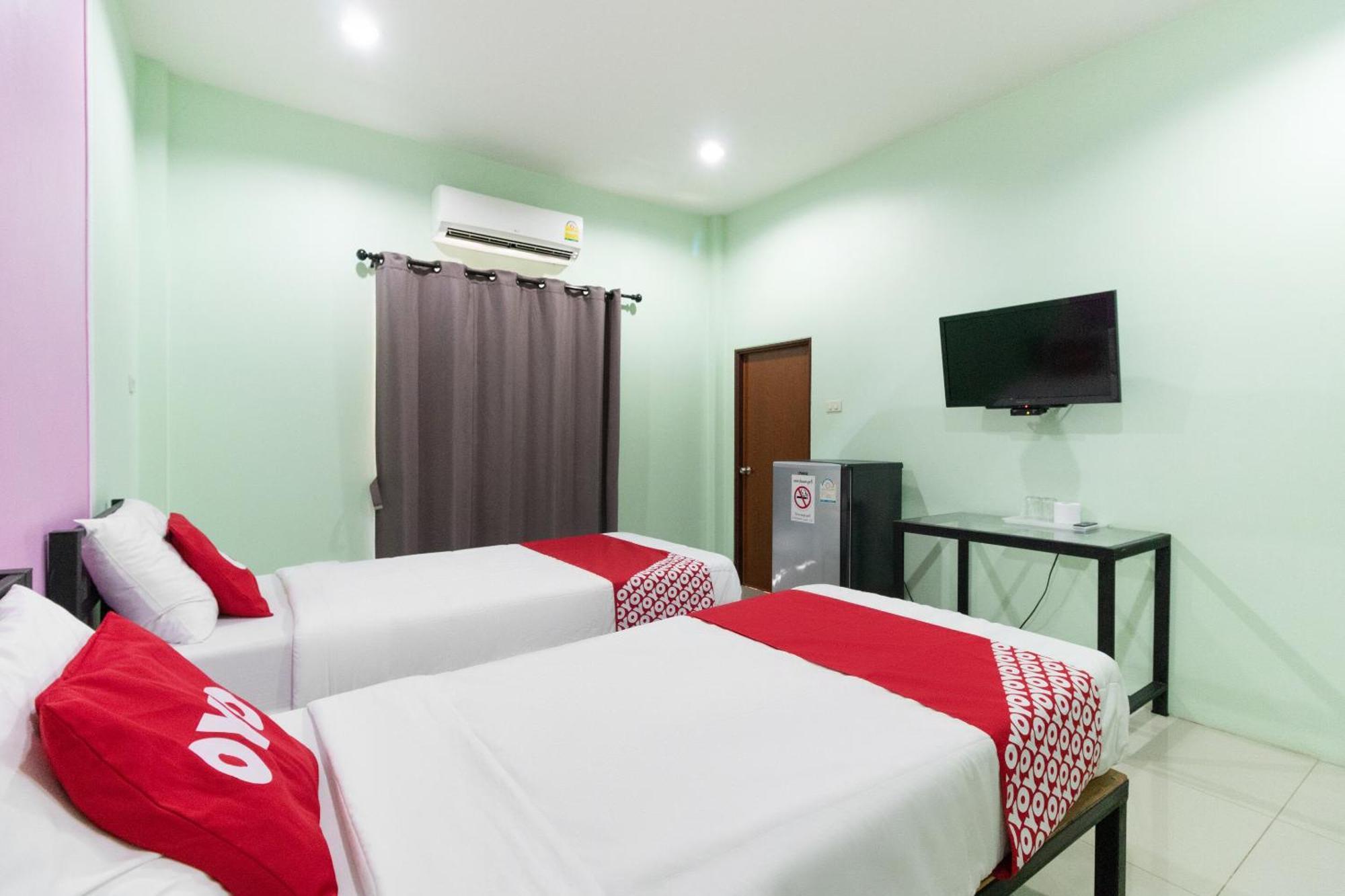 OYO 1163 Eden Hostel Phuket Buitenkant foto
