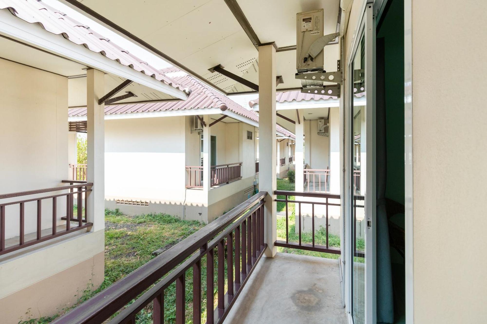 OYO 1163 Eden Hostel Phuket Buitenkant foto