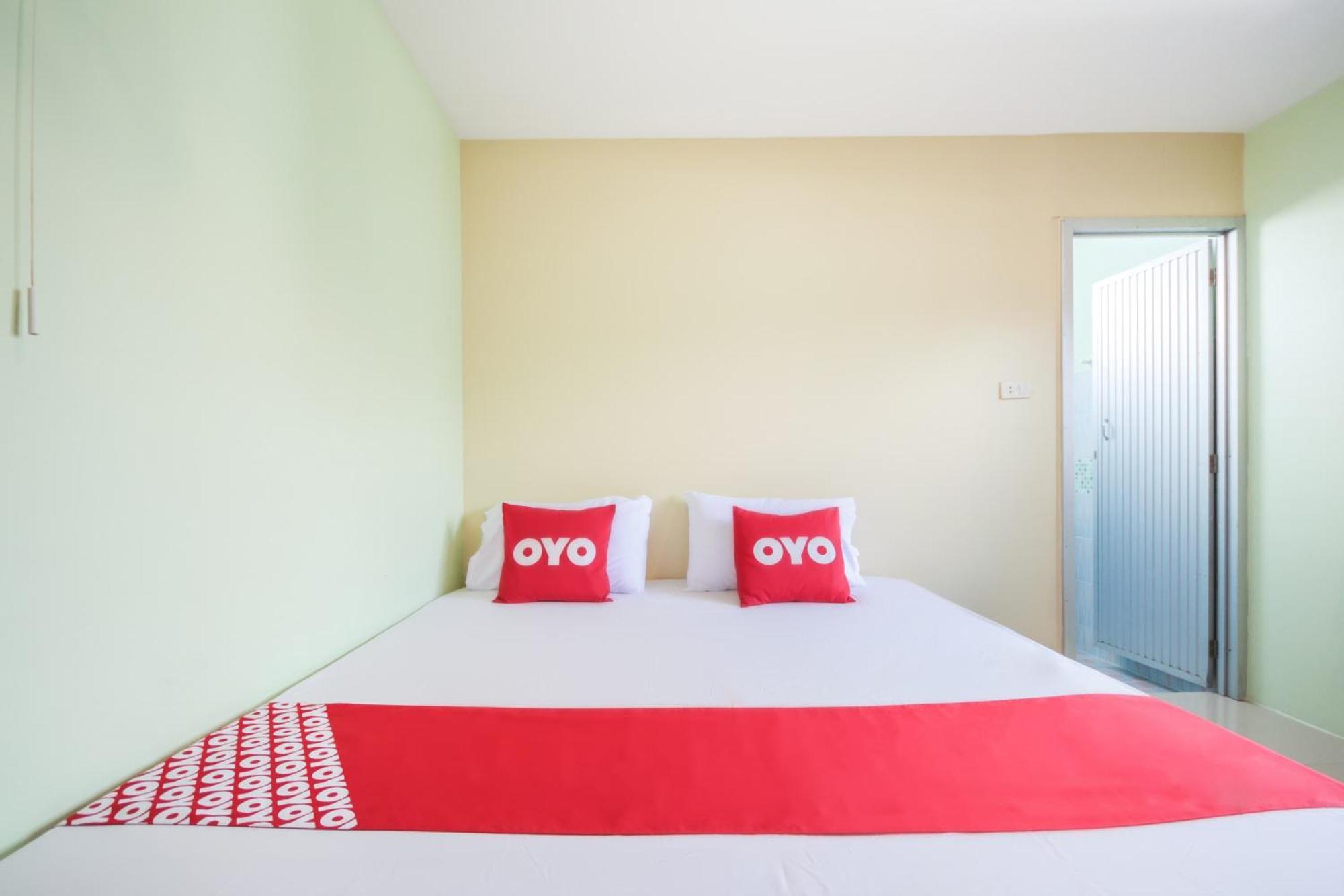 OYO 1163 Eden Hostel Phuket Buitenkant foto