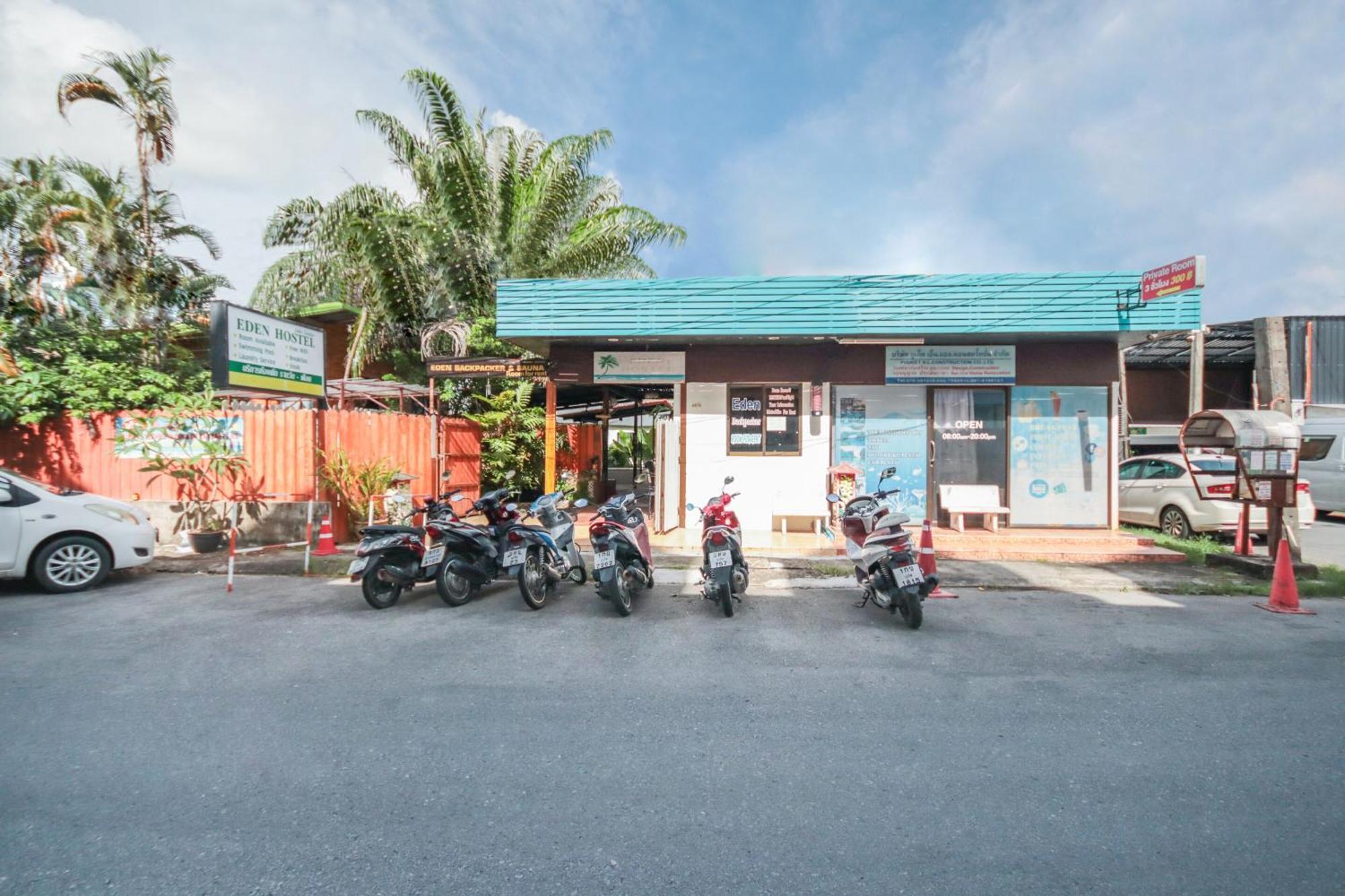 OYO 1163 Eden Hostel Phuket Buitenkant foto