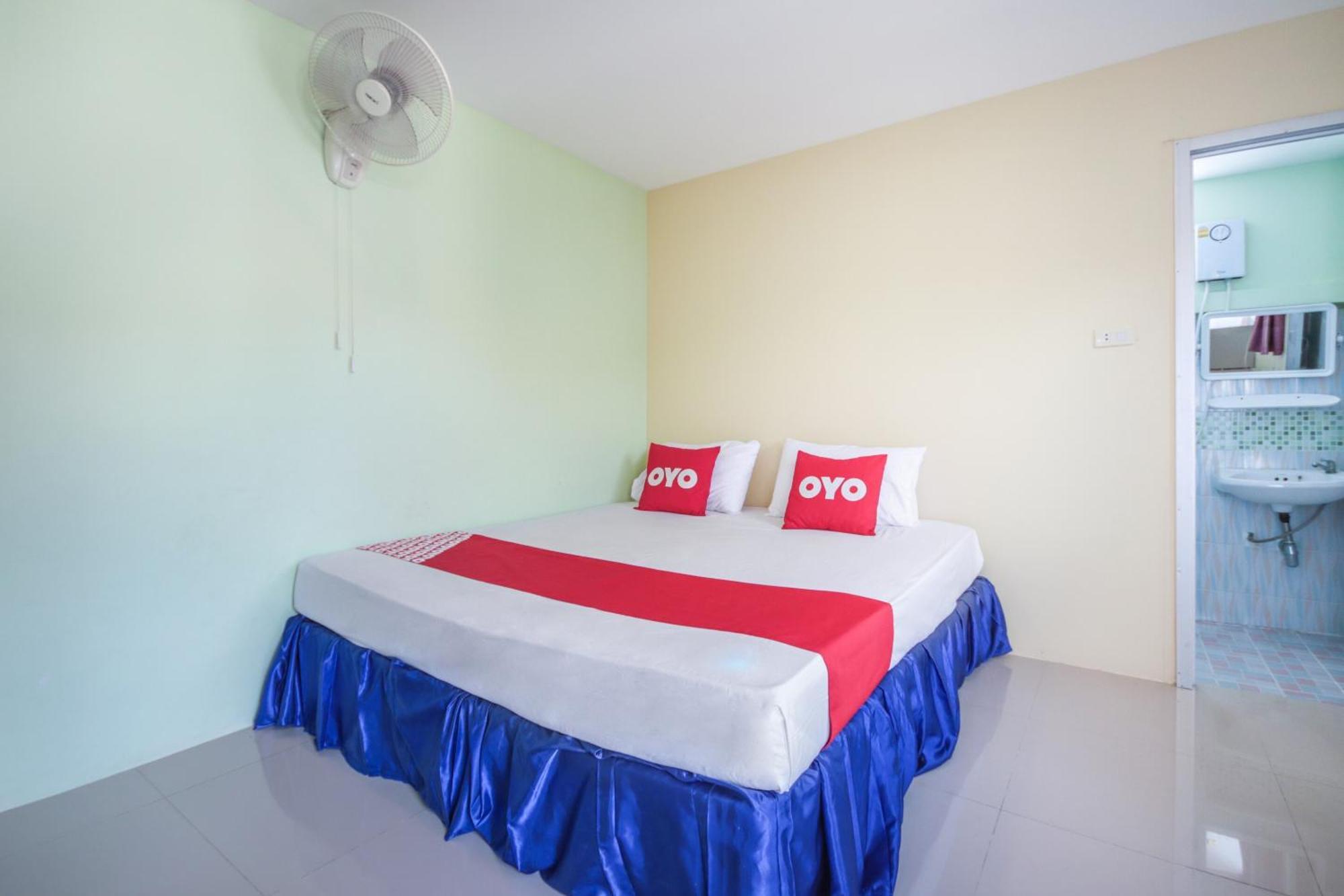 OYO 1163 Eden Hostel Phuket Buitenkant foto
