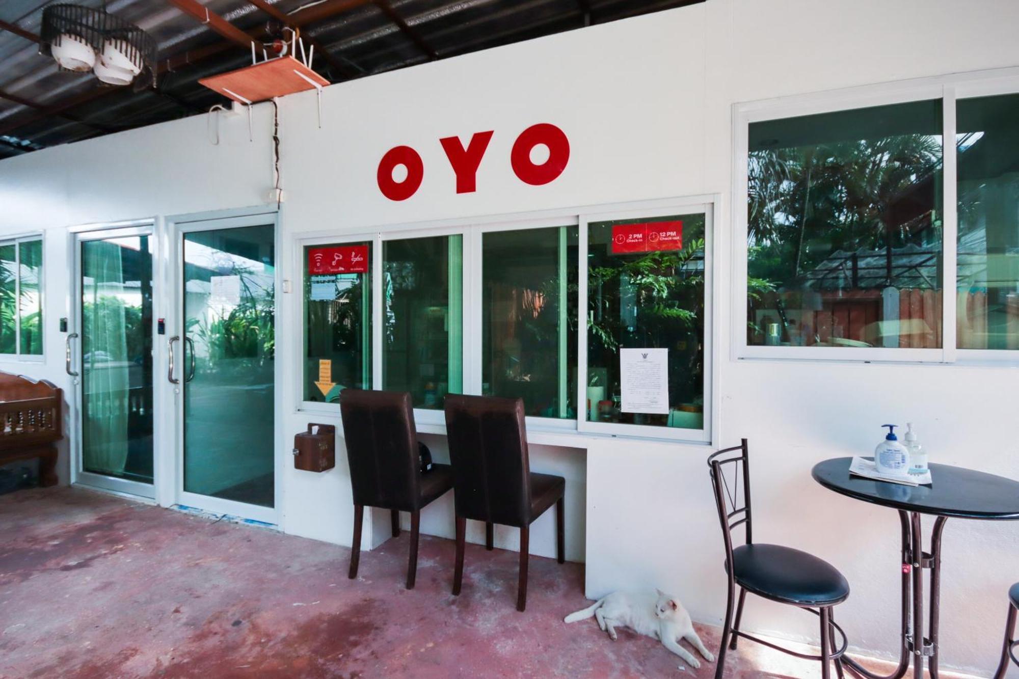 OYO 1163 Eden Hostel Phuket Buitenkant foto