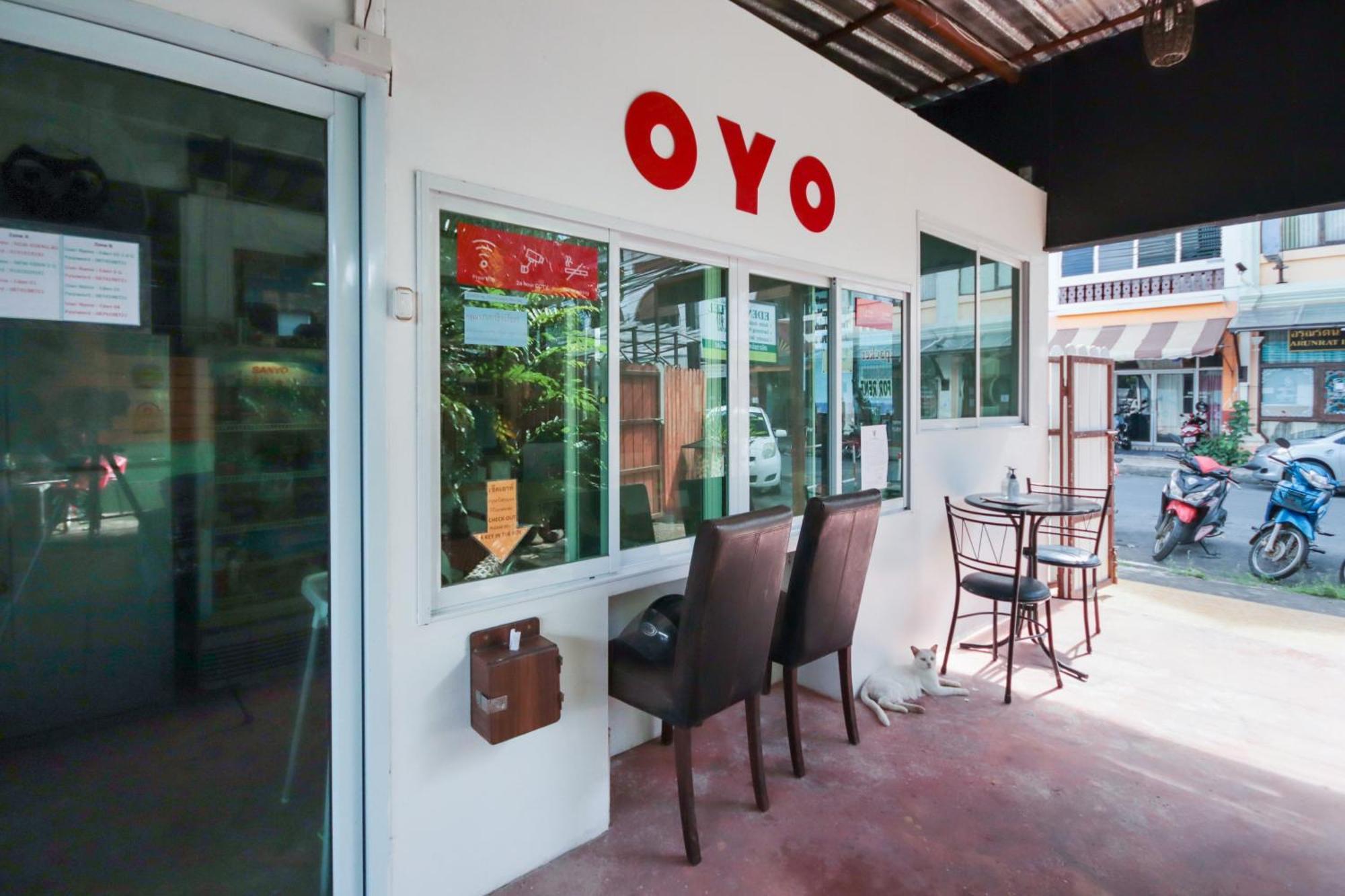 OYO 1163 Eden Hostel Phuket Buitenkant foto